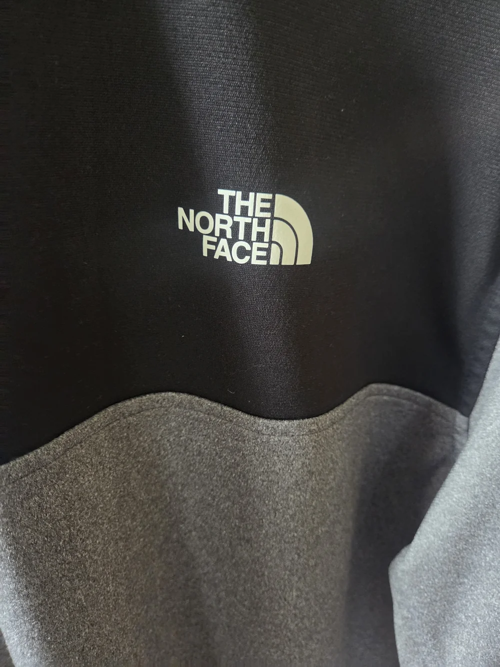 The North Face Black & Gray Chest-Zip Pullover